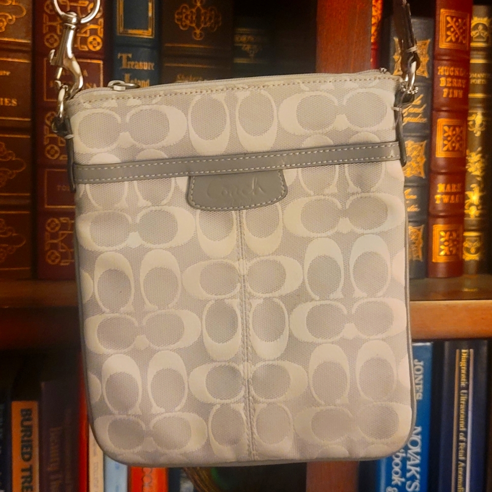 Coach cross body, shoulder purse.